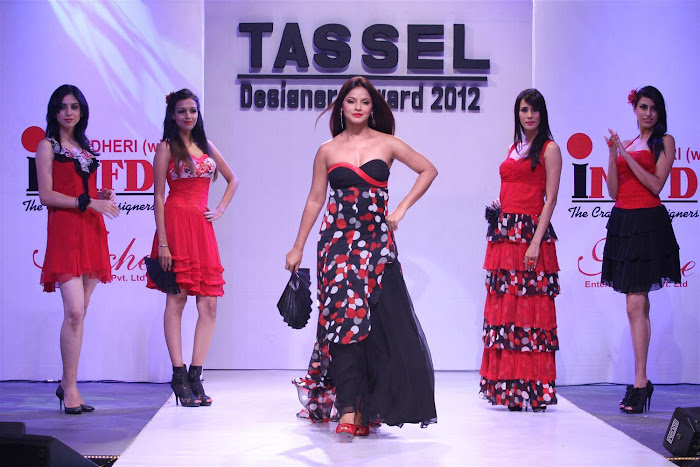 neetu chandra at the tel designers awards 2012 by inifd. unseen pics