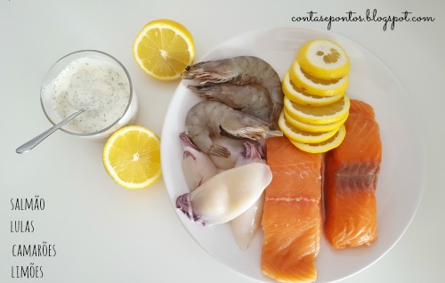 Espetadas de salmão - dieta sem sal adicionado Espetadas de salmão - dieta sem sal adicionado