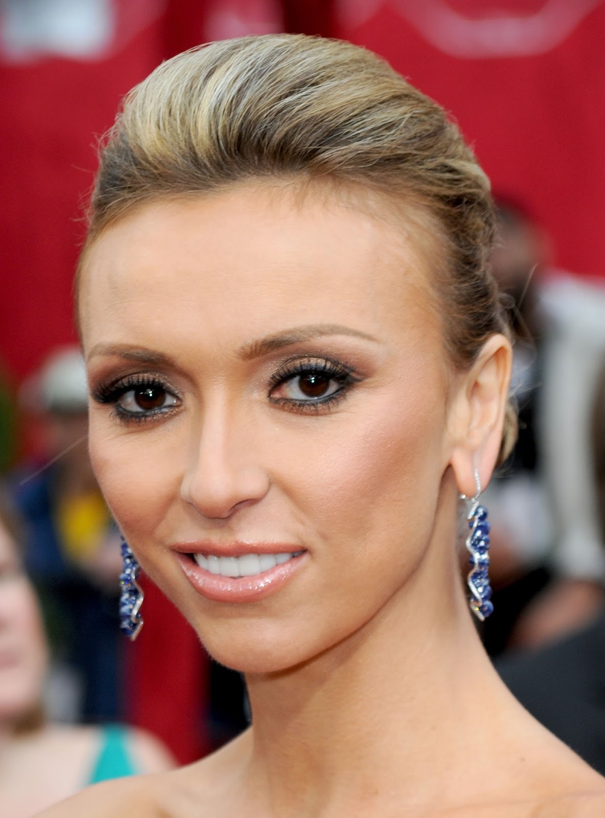 Giuliana Rancic Hot Cleavage Sexy HQ Photos at 82nd Annual Academy Awards