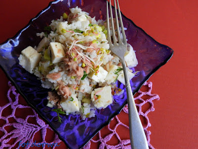 Sałatka z ryżu, tuńczyka i halloumi