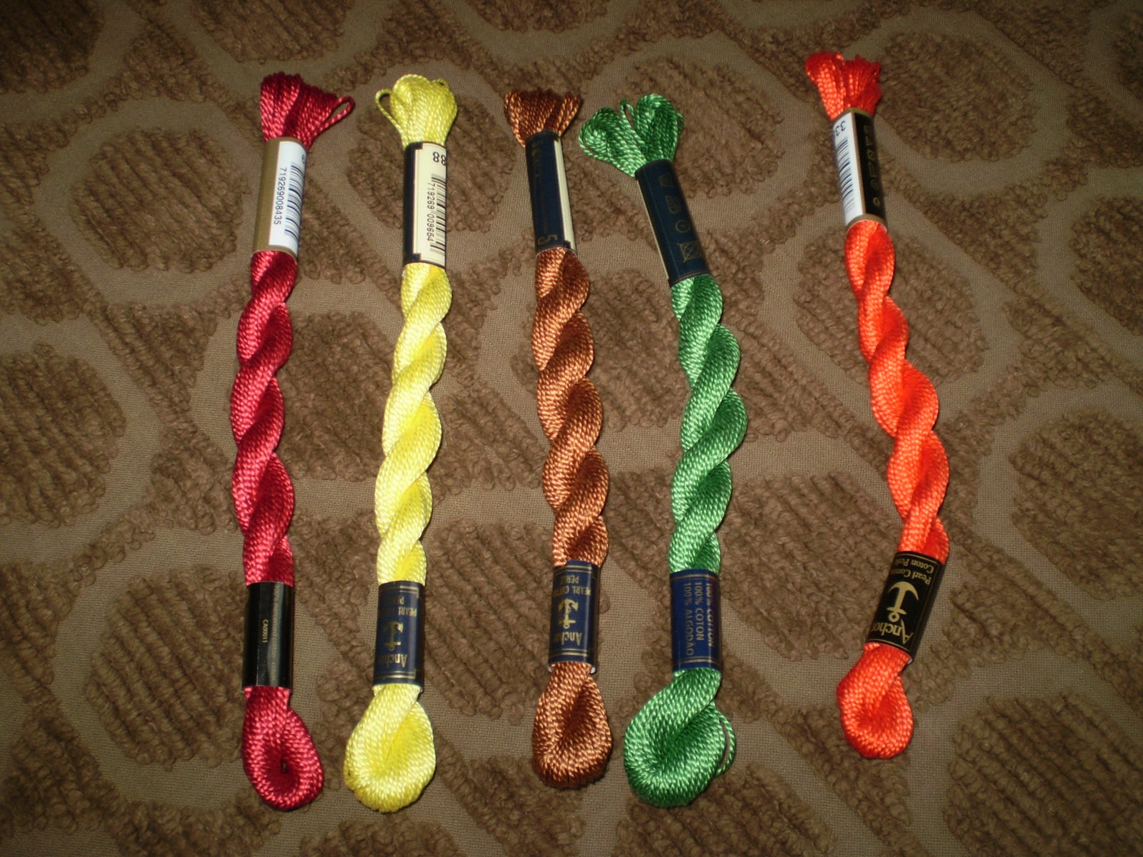Work in Hand Embroidery Thread Kaleido 52 skeins à 8 m (26 Colours
