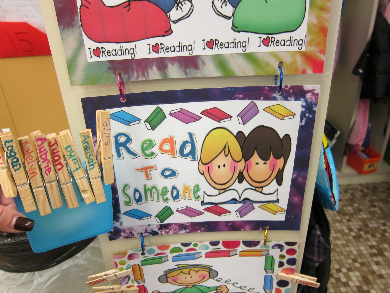 seusstastic-classroom-inspirations-daily-5-station-literacy-station