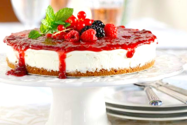 Πασχαλινό Μενού (συνταγές & διακόσμηση) / Greek Easter Menu Plan (Recipes & Decor Ideas) - Ioanna's Notebook No bake Berries cheesecake recipe