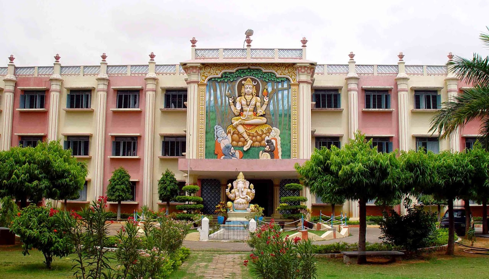 Sathya Sai with Students Sweet Memories with Sri Sathya Sai By