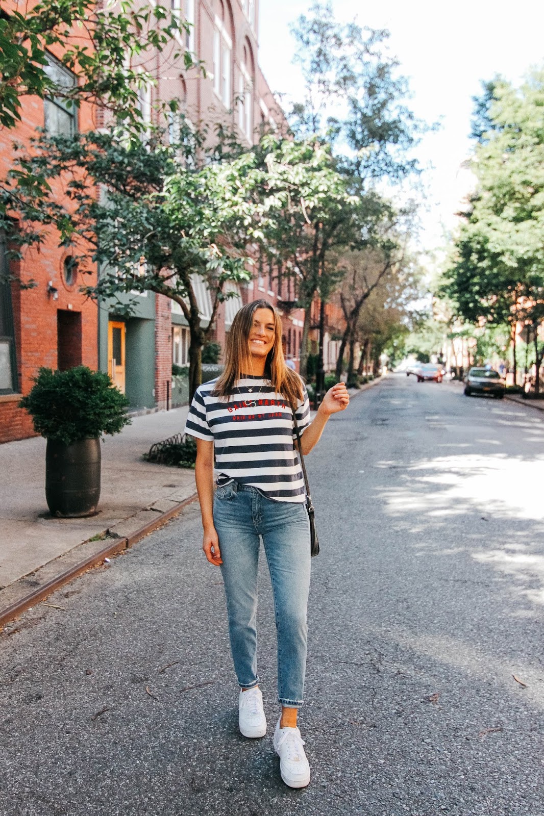 mom jeans with air force ones