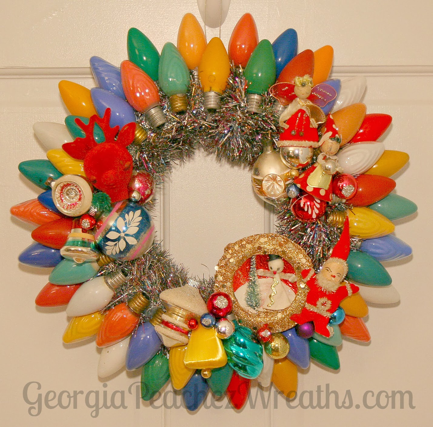 The Wreath Blog By Georgiapeachez Light Bulb Wreaths I M Working On A Few Of These Wreaths For This Year