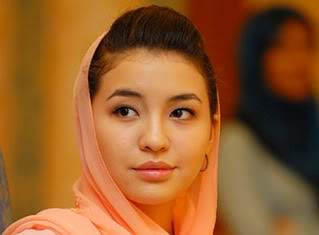 advertorial dua artis cantik ini manohara odelia pinot advertorial dua artis cantik ini manohara odelia pinot