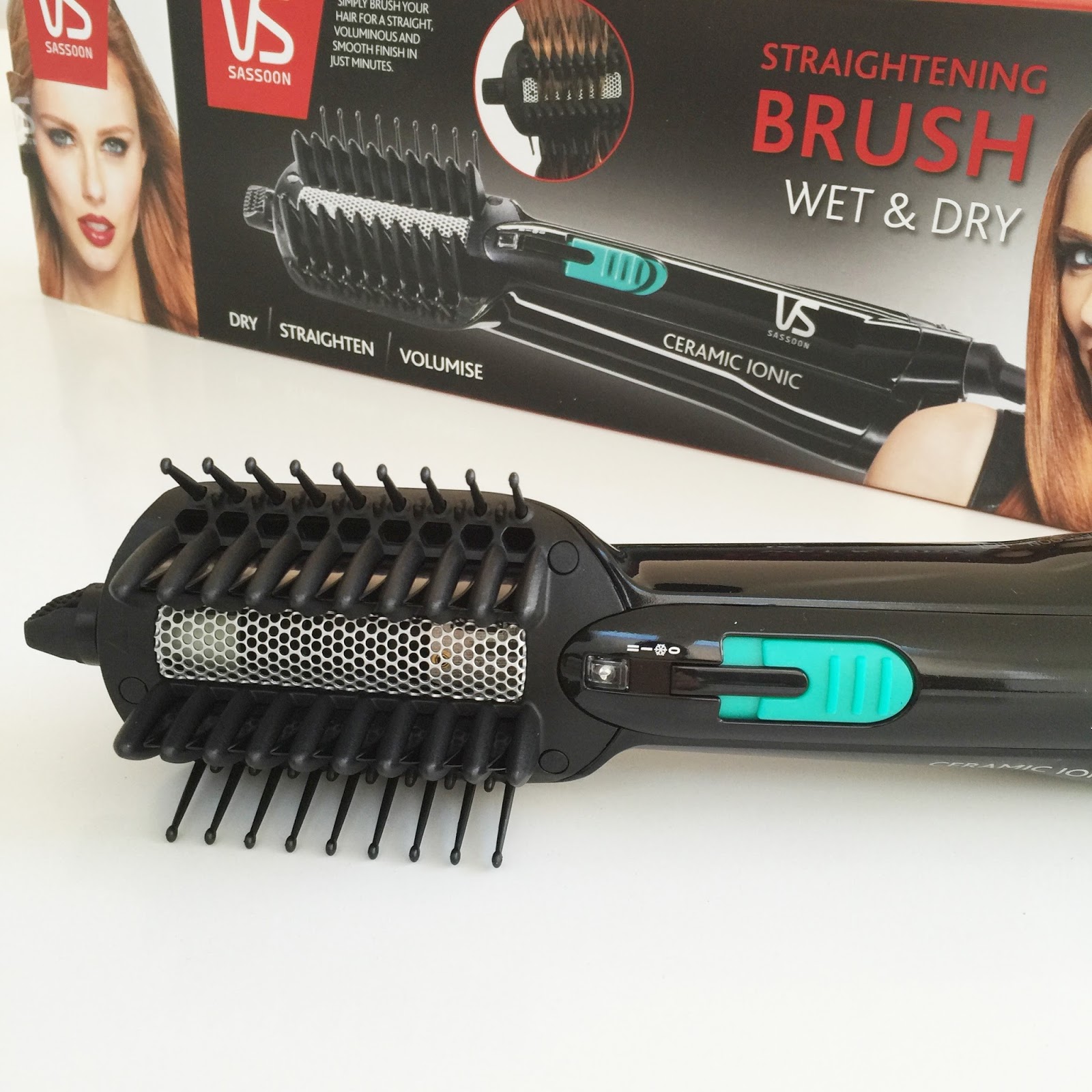 PRODUCT REVIEW: VS SASSOON WET AND DRY STRAIGHTENING BRUSH | The Beauty &  Lifestyle Hunter