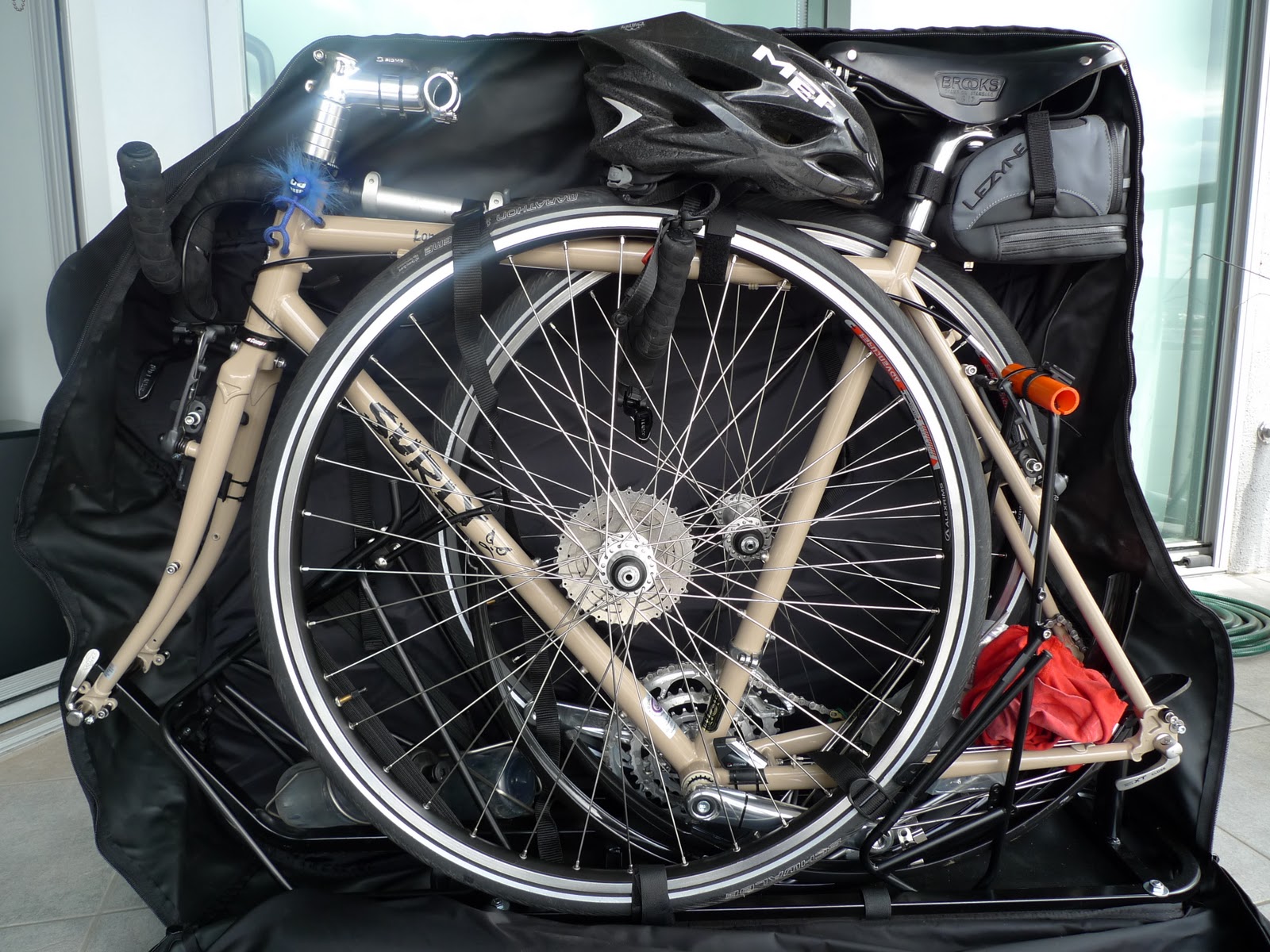 Авито доставка велосипед можно ли. Упаковка велосипеда для перевозки в самолете. Провоз велосипеда. Упакованный велосипед. Разобрать велосипед для перевозки.