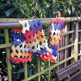 Gratis-Strickanleitung: Kleine Rechtecke-Schal (knitting-and-so-on.blogspot.com)