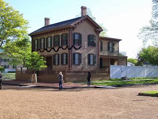 Lincoln House in Springfield, April 2015; black bunting for 150th anniversary of Abraham Lincoln's funeral. Lincoln House in Springfield, April 2015; black bunting for 150th anniversary of Abraham Lincoln's funeral.