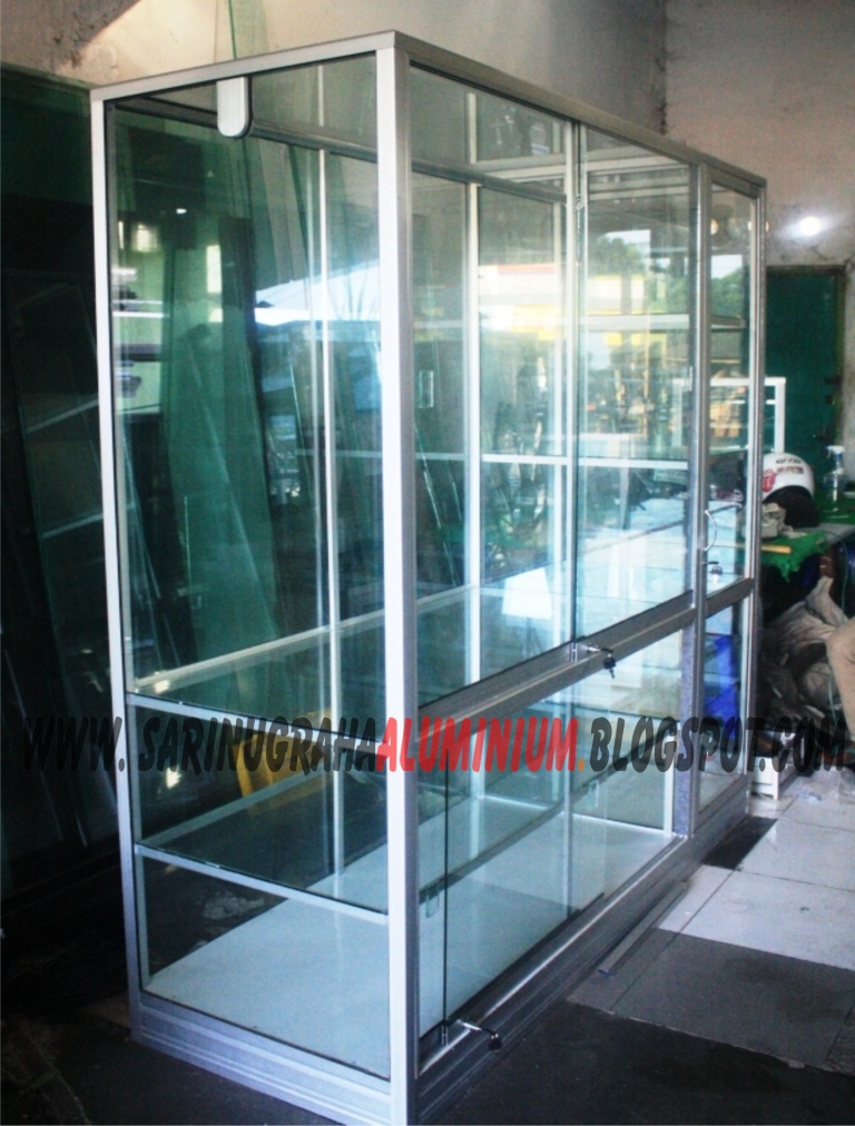 Sari Nugraha Aluminium Kaca Construction desain etalase  