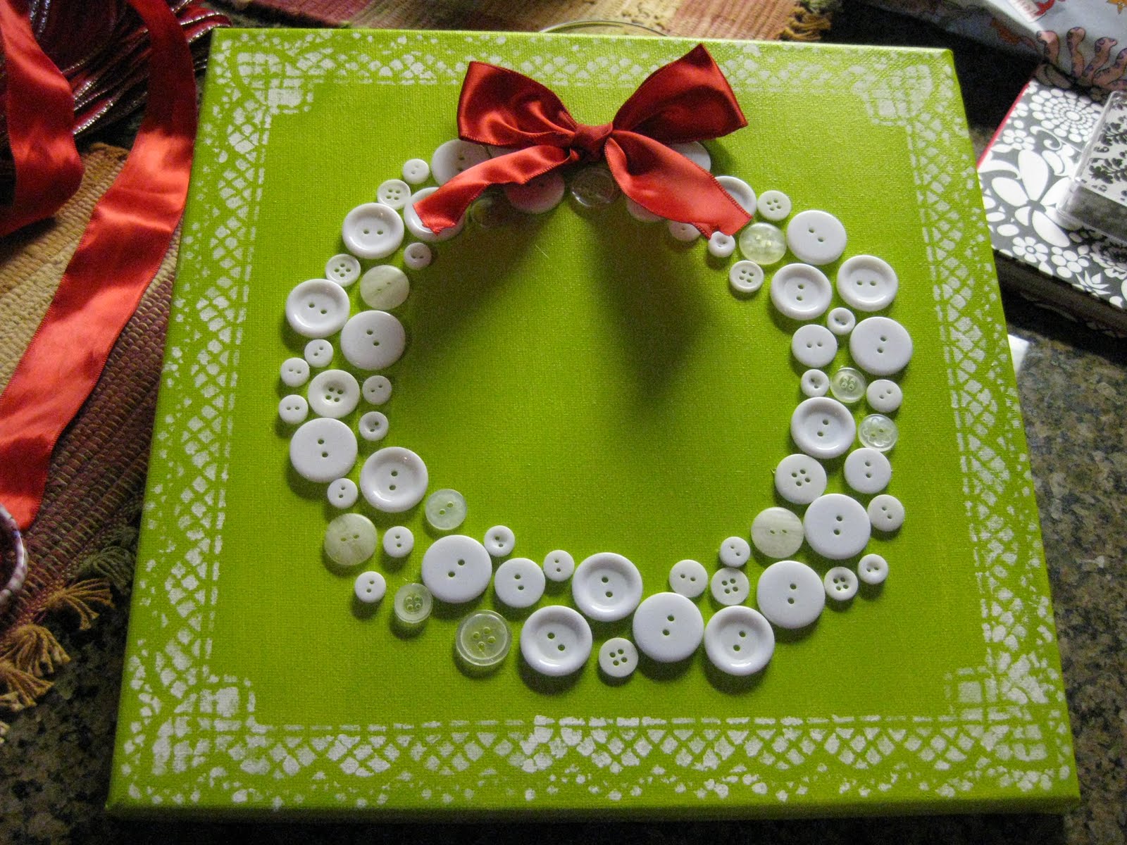 Hems and Haws: Button Wreath!