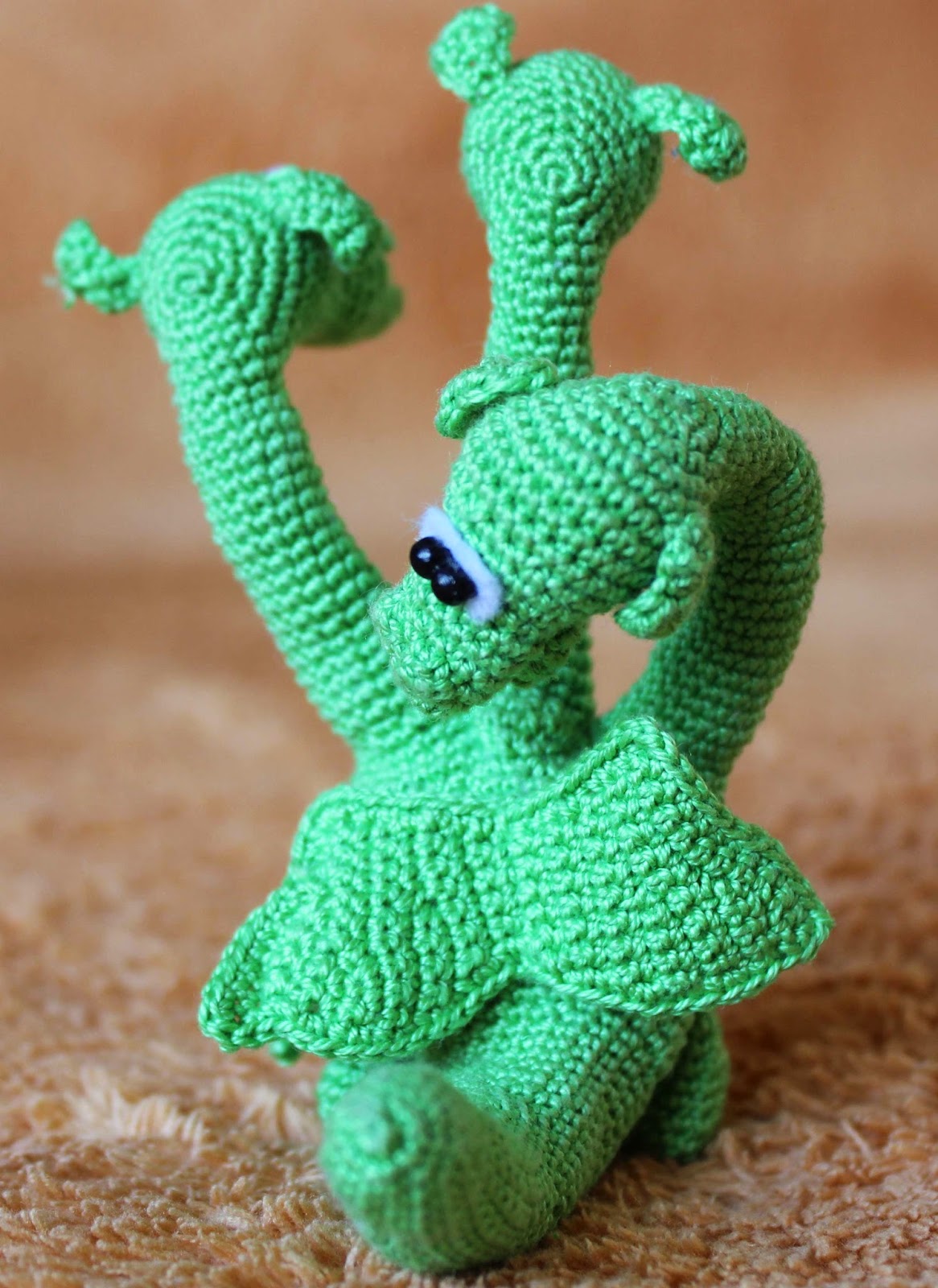 Схема вязания змея горыныча крючком. Вязаный змей Горыныч. Змей Горыныч крючком. Змей Горыныч крючком мастер класс. Змей Горыныч вязаный зелёный