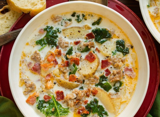 Zuppa Toscana Soup (Olive Garden Copycat) #winterrecipe #soup