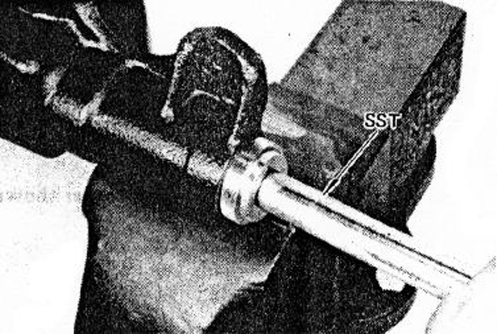 Cara Membongkar Sistem Kemudi Tipe Recirculating Ball