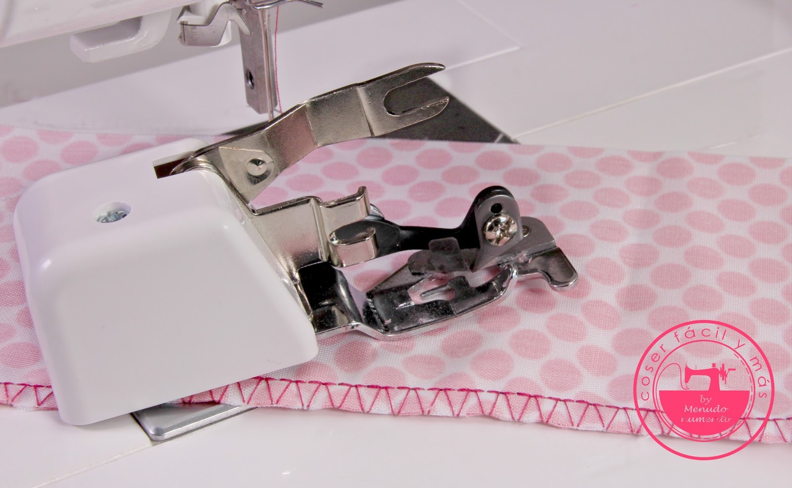 Convierte tu máquina de coser en una overlock con este prensatelas