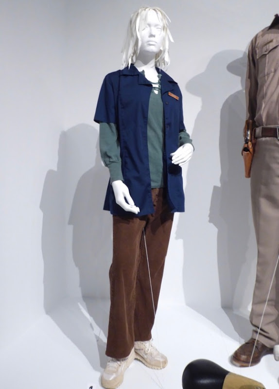 Winona Ryder Stranger Things Joyce costume Winona Ryder Stranger Things Joyce costume