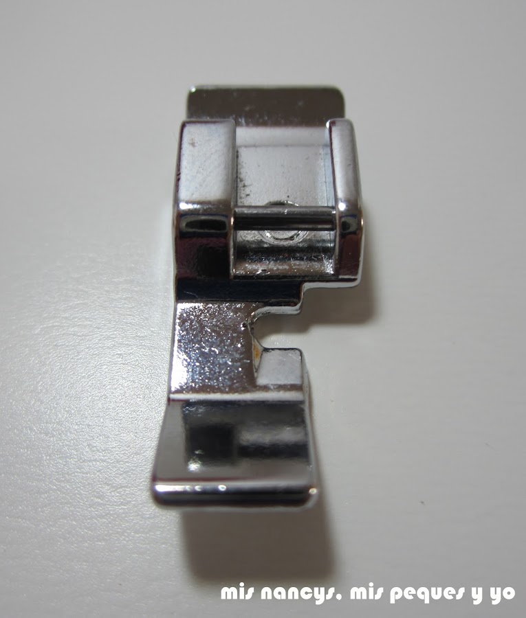 mis nancys, mis peques y yo, tutorial DIY funda de cojín sencilla con cremallera y volante, patilla cremallera