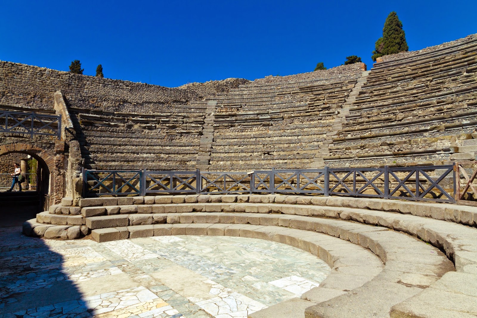 Teatro Grande de Pompeya, con una acústica espectacular, desde el centro de la escena.