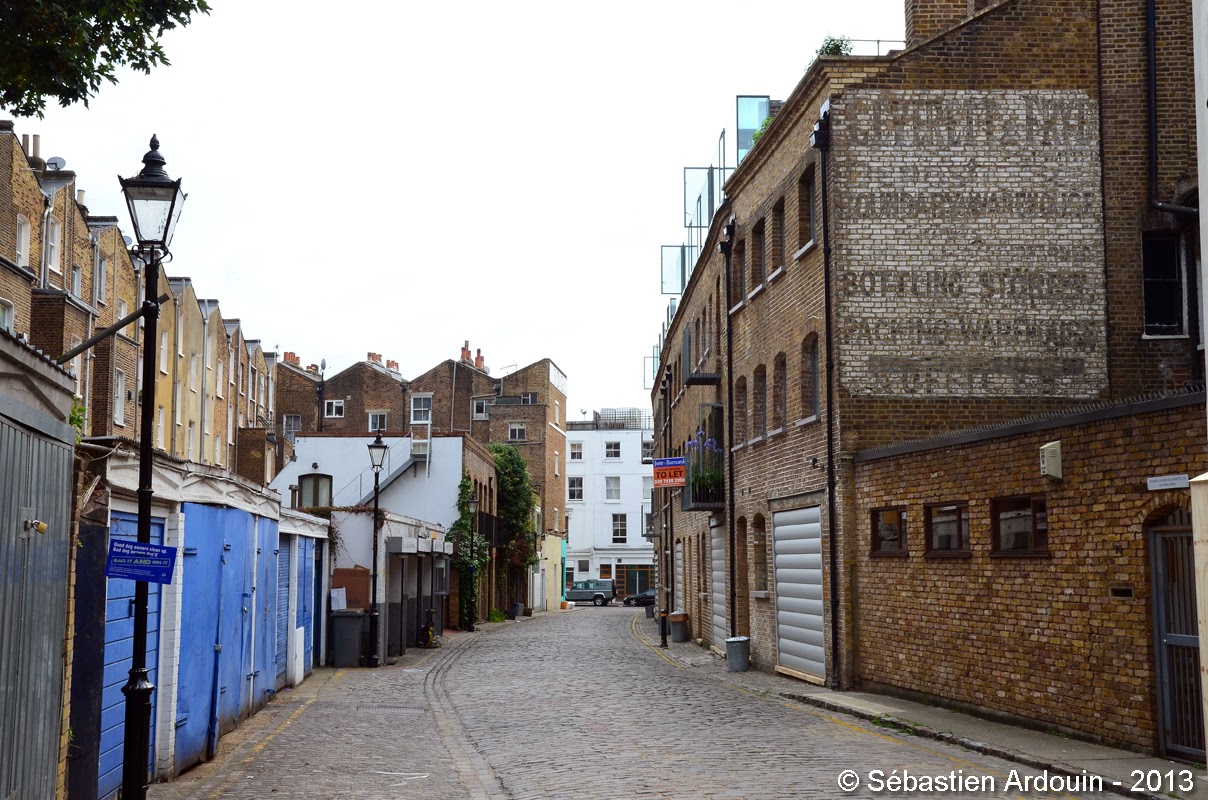 Painted signs and mosaics Leverett & Frye, Notting Hill