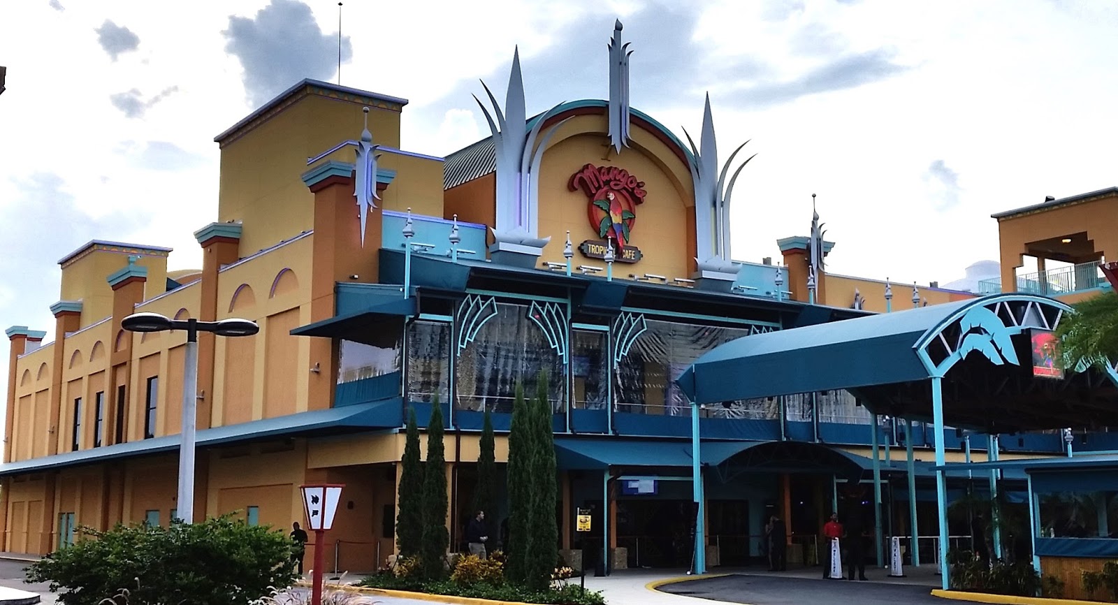 Across the Avenue Mango's Tropical Cafe Orlando orlandotourist 