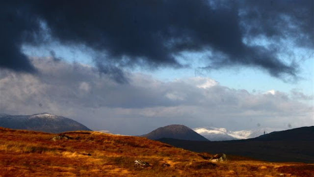 CONNEMARA landscapes, vivid colours and snowy mountain tops © Annie Japaud Photography