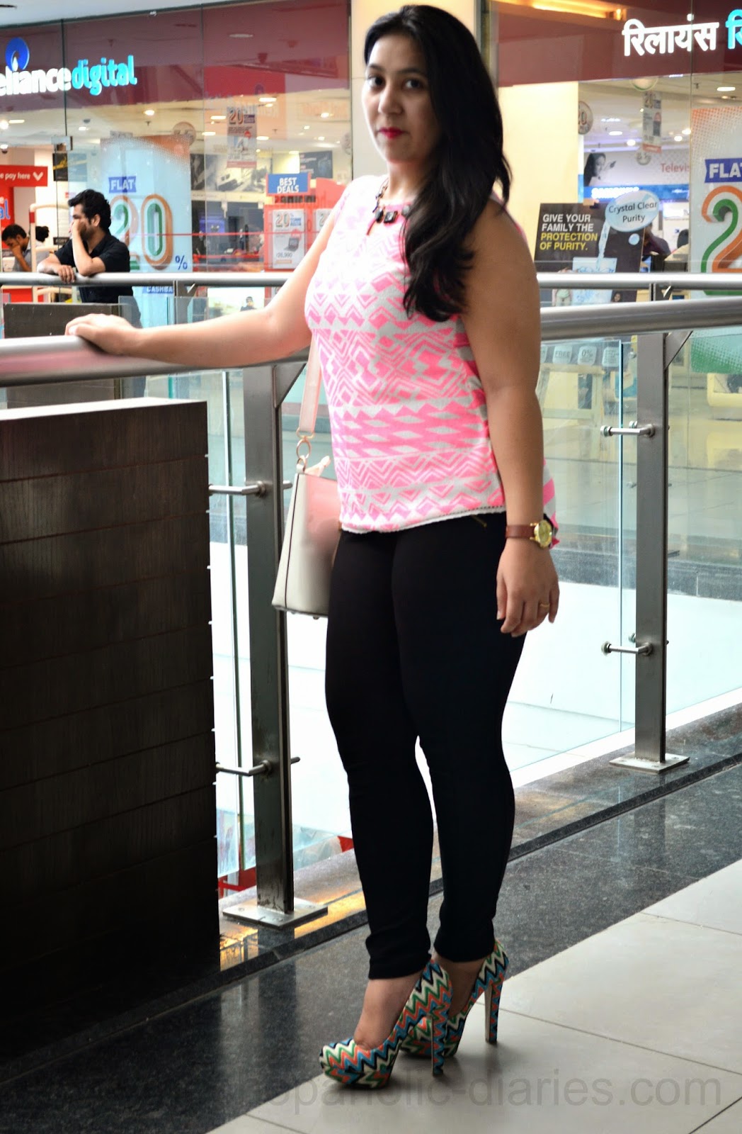 OOTD - Dare to Wear Leggings - Curvy Style Guide  The Shopaholic Diaries -  Indian Fashion, Shopping and Lifestyle Blog !