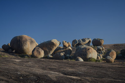 Lajedo de Pai Mateus: esculturas naturais que viraram cenário cinematográfico Foto Gustavo Moura - Matéria Lajedo de Pai Mateus - BLOG LUGARES DE MEMÓRIA
