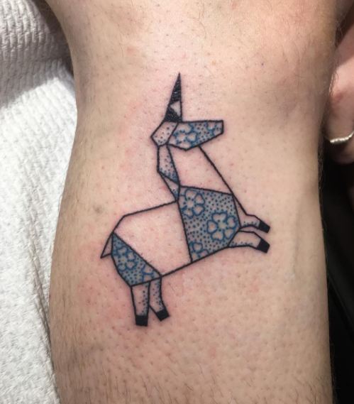43+ Minimal Tattoo Designs Unique