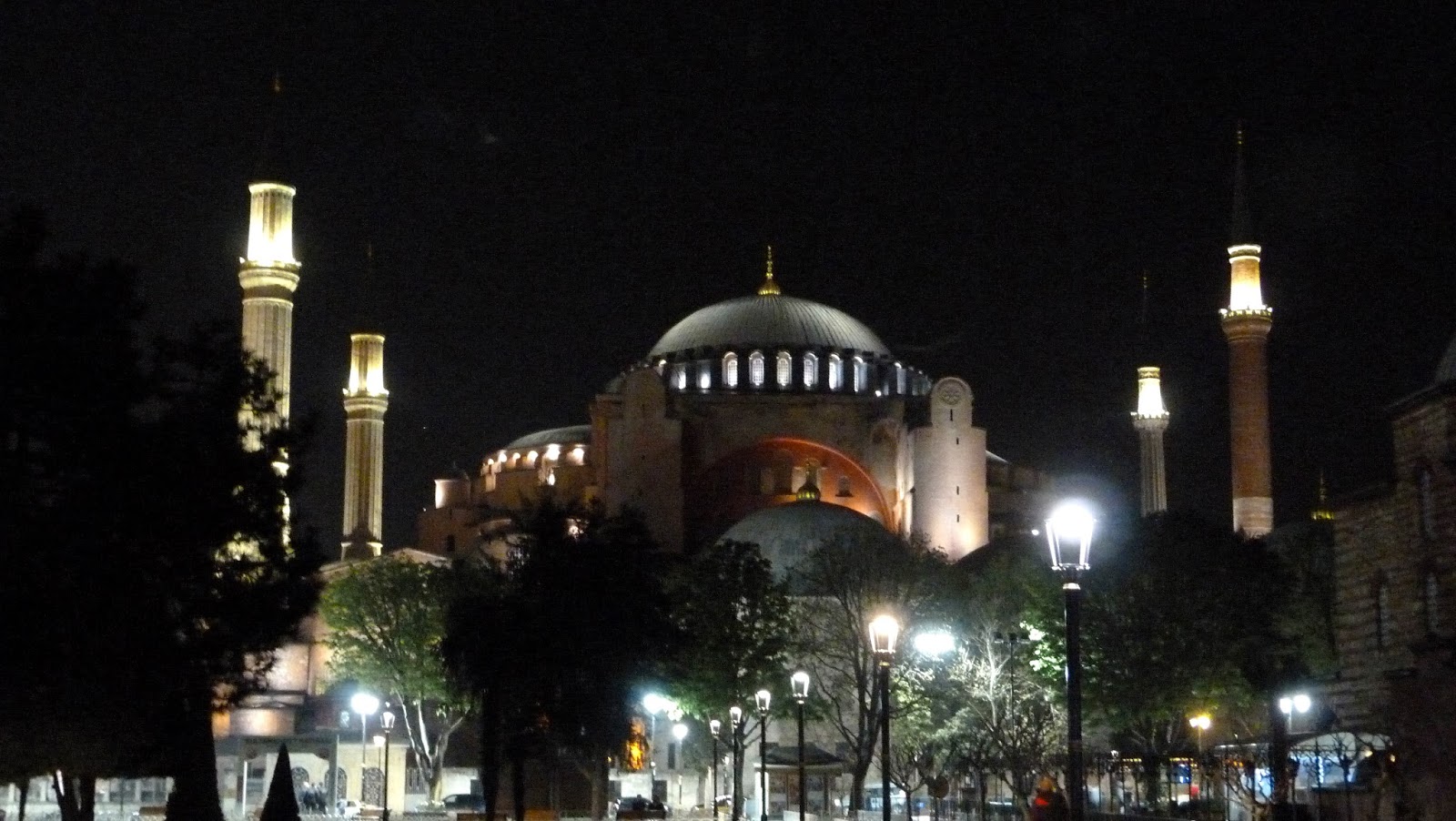 Sous un ciel brouillé A Constantinople, sous les voutes de Sainte