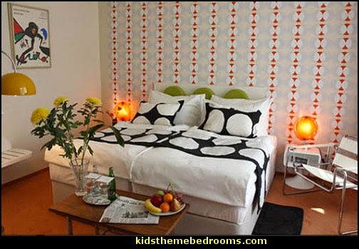 Groovy Funky Retro Bedroom Pictures - 60s style theme decorating -  70s theme decorating - Funky Flower Power Bedrooms - 70's Theme Decor - 70s theme bedroom decorating - Psychedelic  Tie Dye Hippie Hippy style flower power era