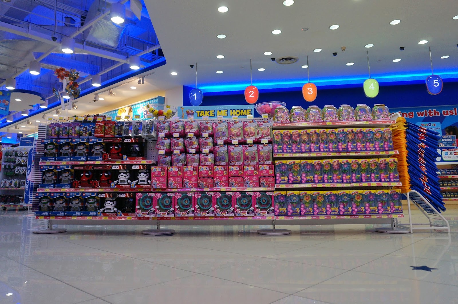 Toys"R"Us Vivocity Flagship Store Revamp!