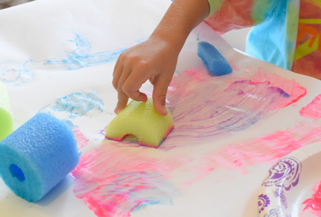 Pool Noodle Painting- Fun summer process art activity for preschool, kindergarten, and elementary kids.