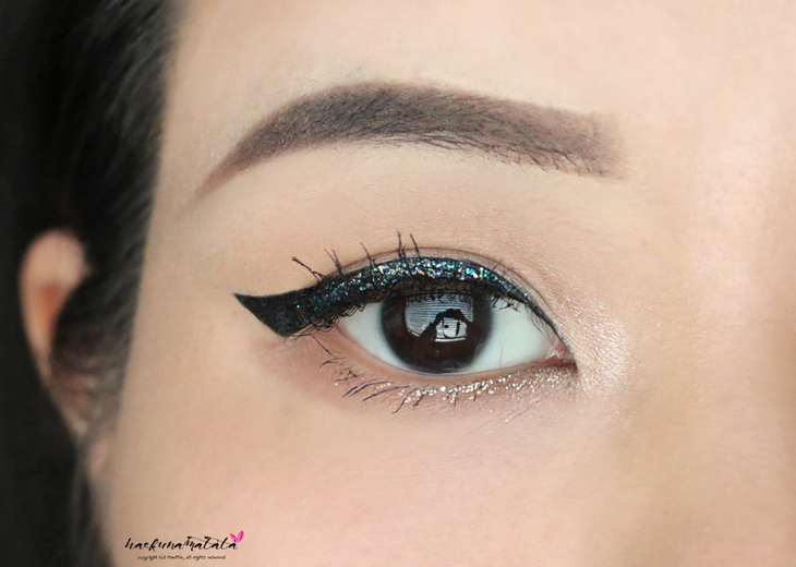 How to Use Urban Decay Heavy Metal Glitter Liner - Midnight Cowboy & Spandex, eye makeup tutorial How to Use Urban Decay Heavy Metal Glitter Liner - Midnight Cowboy & Spandex, eye makeup tutorial