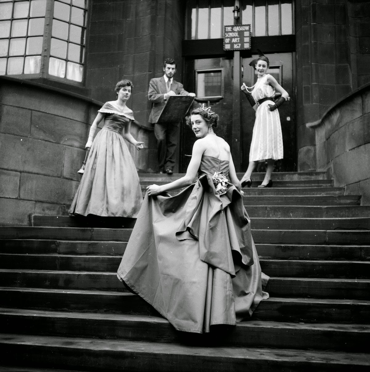 These Glamorous Student Fashions From the Glasgow School of Art in 1953