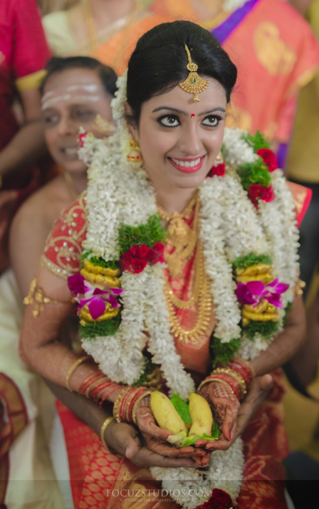 Tamil TV Actress Nisha Krishnan Wedding Photos In Yellow Saree