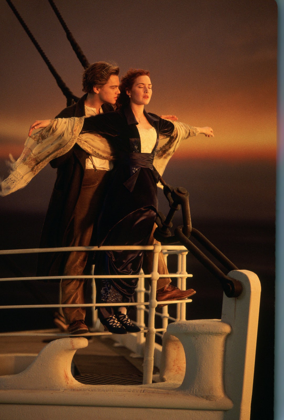 http://4.bp.blogspot.com/-FDn20O6qoxU/T0YOpV1Rd4I/AAAAAAAASG0/TtICIQUjvHQ/s1600/Leonardo+DiCaprio+&amp;+Kate+Winslet+in+TITANIC+3D.jpg