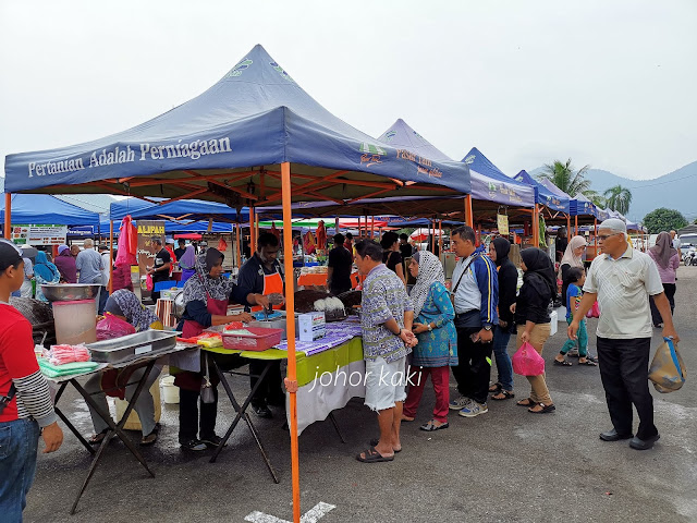 Putu Mayam Wahab @ Pasar Tani Kampung Malayu, Kluang. Putu Mayam Wahab @ Pasar Tani Kampung Malayu, Kluang.
