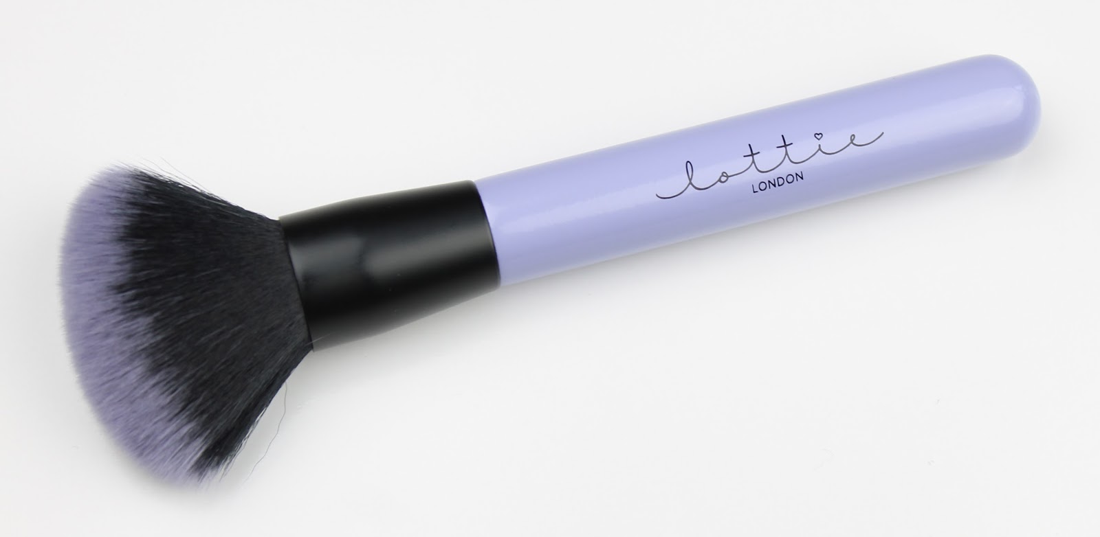 lottie london blush brush
