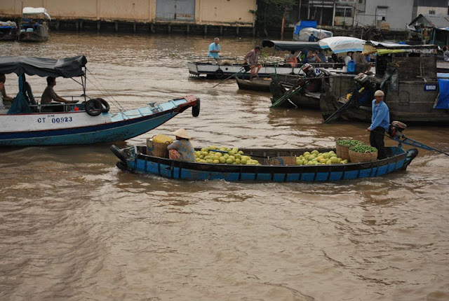 Marché flottant de Phung Hiep, province de Hau Giang Marché flottant de Phung Hiep, province de Hau Giang