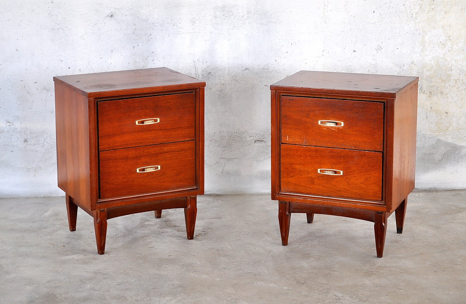 SELECT MODERN Pair of Mid Century Modern Nightstands / Bedside Tables