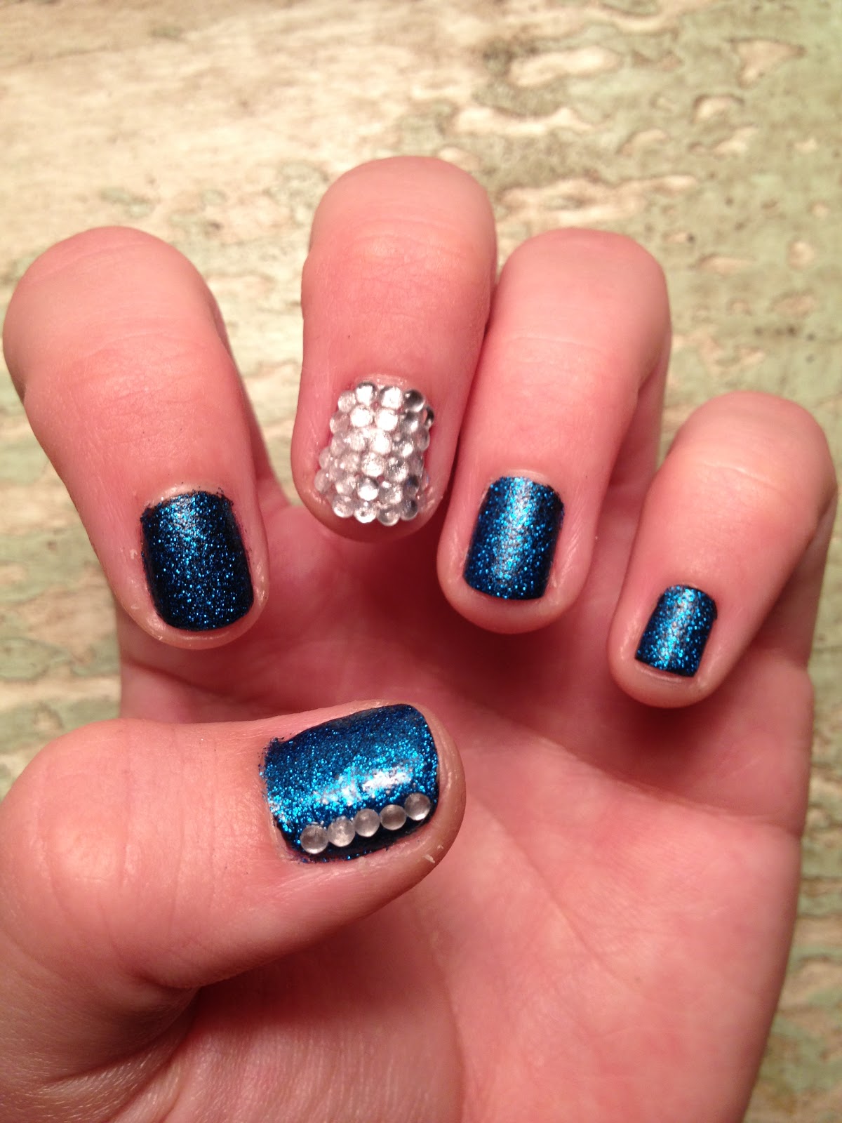 Miscellaneous Manicures: Two Glitter Manicures - Maynicure Challenge #4