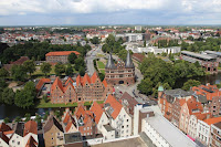 Holstentor - Blick von der Petrikirche
