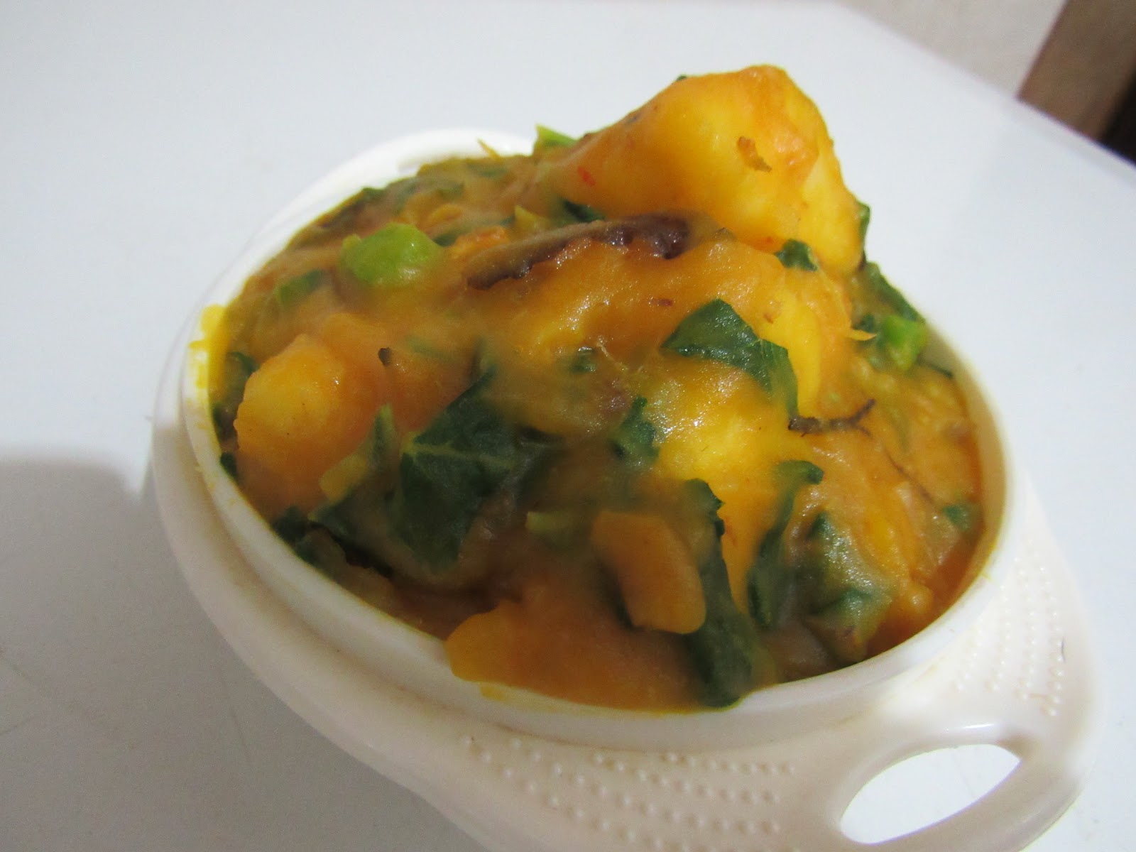 How To Cook Yam Porridge With Green Vegetables And Fish