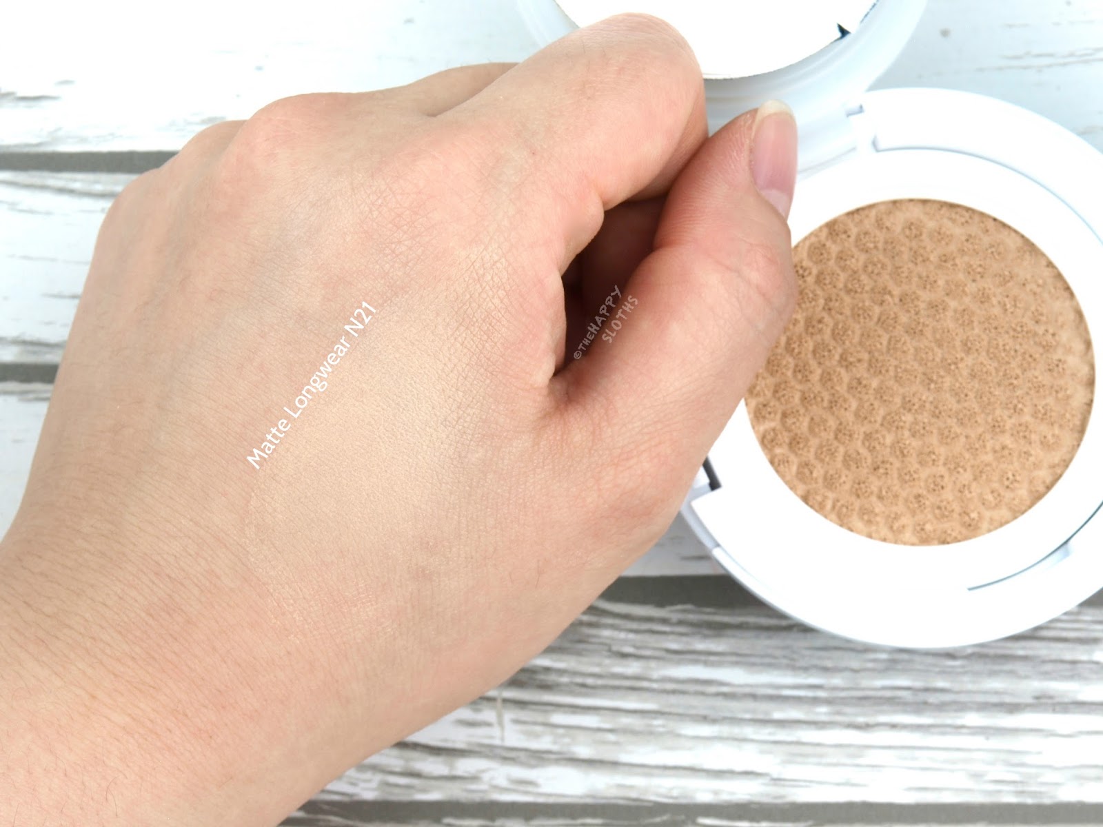 IOPE Air Cushion Matte Longwear Foundation in "N21": Review and Swatches