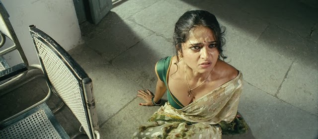 Hot Wallpapers World Anushka Shetty Hot Cleavage Scene From Movie Vedam