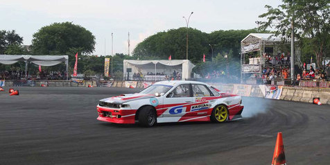 GT Radial Suguhkan Aksi Menggerus Aspal di Kemayoran GT Radial Suguhkan Aksi Menggerus Aspal di Kemayoran