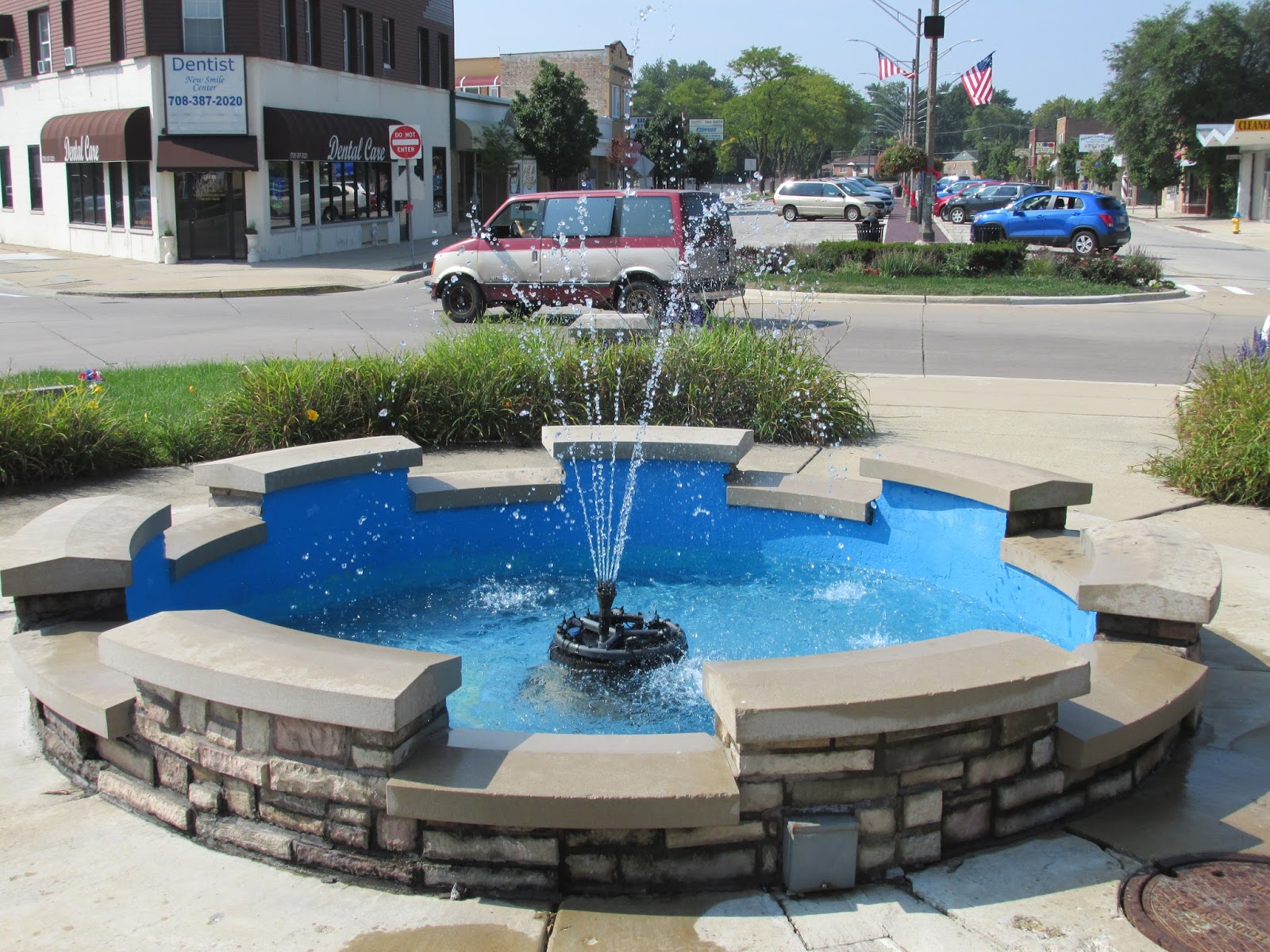 Eddie's Rail Fan Page The Veteran's Circle fountain in Brookfield's