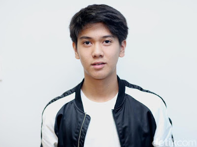 Iqbaal Sendiri Kini Sedang Berada Di Amerika Serikat Untuk Menjalani Kuliahnya Iqbaal Ramadhan Sendiri Yang Mengabarkan Akan Segera Pulang Ke Jakarta Lewat Iqbaal Sendiri Kini Sedang Berada Di Amerika Serikat Untuk Menjalani Kuliahnya Iqbaal Ramadhan Sendiri Yang Mengabarkan Akan Segera Pulang Ke Jakarta Lewat